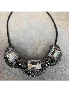 DARK silver tone clear rhinestone jewel costume jewellery necklace